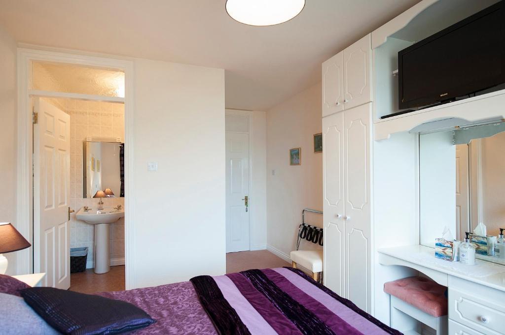 The Waterfront House Country Home Утерард Номер фото