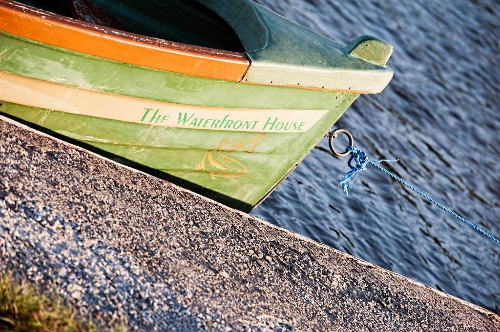 The Waterfront House Country Home Утерард Экстерьер фото